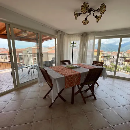 L'attico In Centro Da Salvatore Apartment